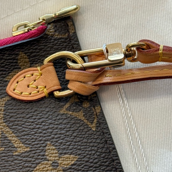 Louis Vuitton Neverfull Pouch clutch wristlet Pivoine Pink Interior - Picture 6 of 9